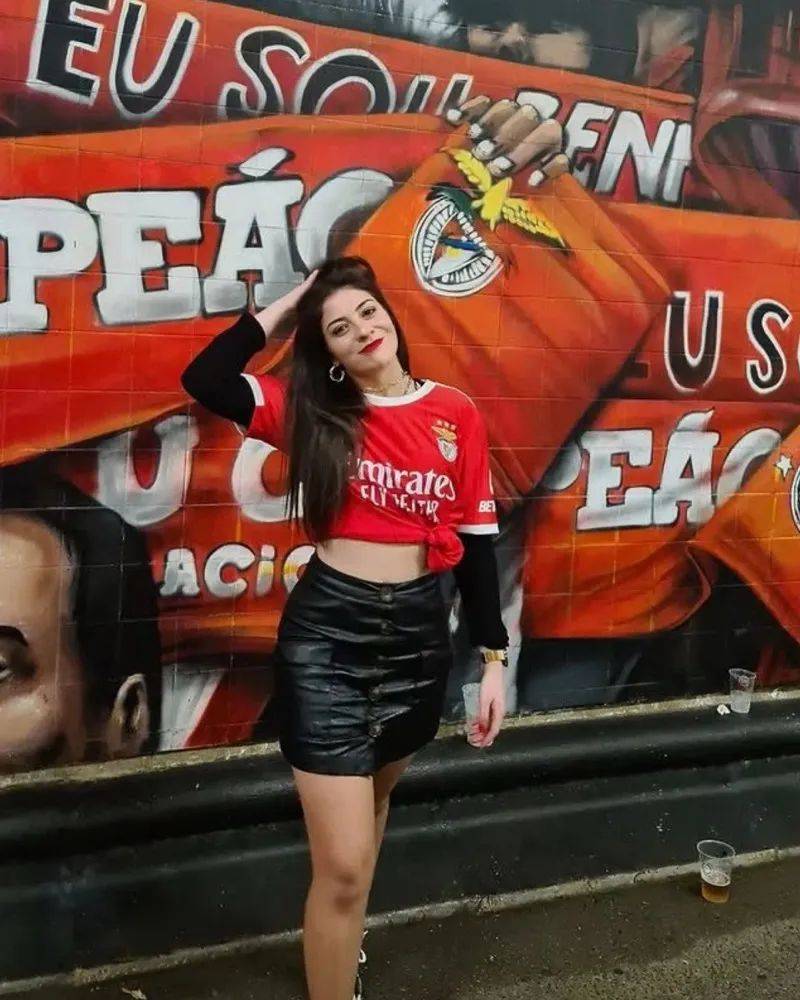 米兰体育中国官网-赛前体能课后，本菲卡更衣室发声备战德国杯，赛场秩序良好，更衣室氛围转暖(本菲卡vs拜仁慕尼黑)